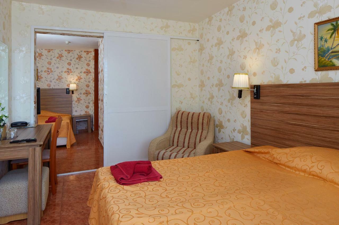 Hotel Yantra 써니비치 외부 사진